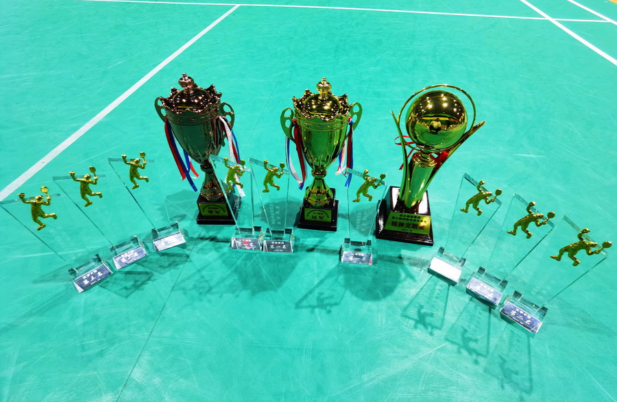 羽動未來 羽你精彩——公司榮獲集團(tuán)第三屆“創(chuàng)新杯”羽毛球賽5金4銀2銅(圖3) 羽動未來 羽你精彩——公司榮獲集團(tuán)第三屆“創(chuàng)新杯”羽毛球賽5金4銀2銅(圖3)