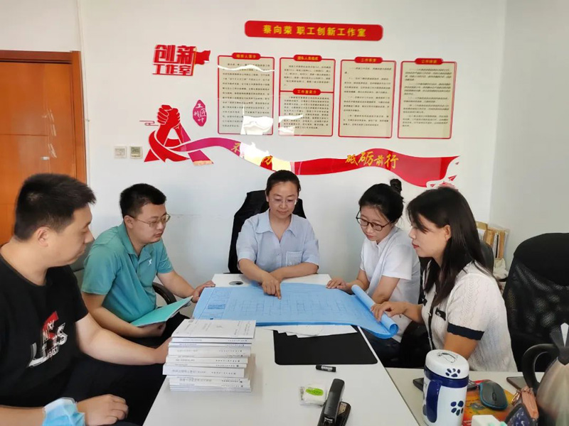 依托平臺,提升品牌—省建科院蔡向榮職工創新工作室以實際行動唱響“奮斗者之歌”(圖2) 依托平臺,提升品牌—省建科院蔡向榮職工創新工作室以實際行動唱響“奮斗者之歌”(圖2)