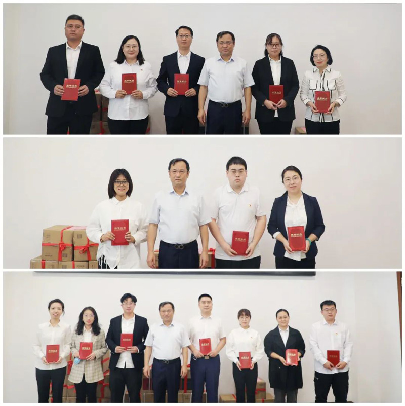 戴長冰出席“中國夢·勞動美——喜迎二十大解放思想再出發”讀書征文活動頒獎儀式同獲獎代表座談(圖1) 戴長冰出席“中國夢·勞動美——喜迎二十大解放思想再出發”讀書征文活動頒獎儀式同獲獎代表座談(圖1)